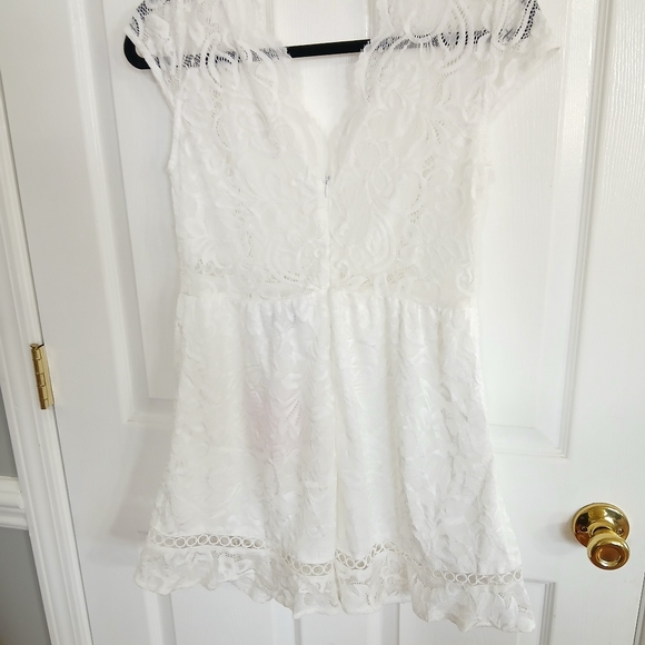 Hello Molly White Lace V-Neck Mini Romper Boho Sexy Romantic Bridal Resortwear - Picture 11 of 12